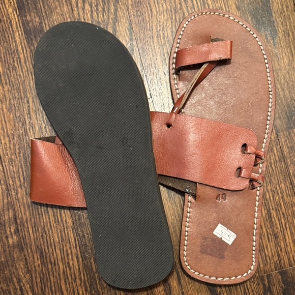 Handmade in Kenya - Brown Leather Sandals - Picture 2 of 2